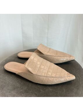 Mitju beige cream croc embossed pointed slides mules slip on shoes Sz 39 🇨🇦